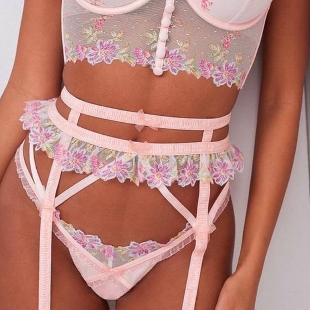 For Love & Lemons April Bloom Garter Belt Pink Floral NWT Size Medium
